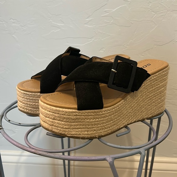 Platform Sandals - Picture 1 of 5